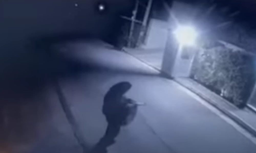 Φουρθιώτης: "Καρέ καρέ" η στιγμή που... "γάζωσαν" το σπίτι του γνωστού παρουσιαστή